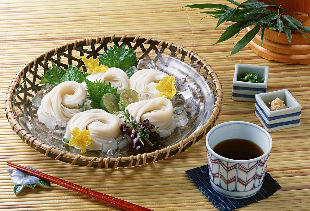 面對消費降級，餐飲品牌策劃公司教你如何經(jīng)營